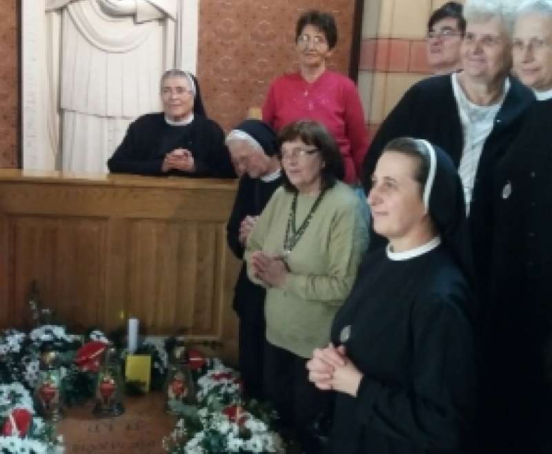 Hodočašće članova Društva Prijatelja Maloga Isusa sluzi Božjem nadbiskupu Josipu Stadleru u Sarajevo