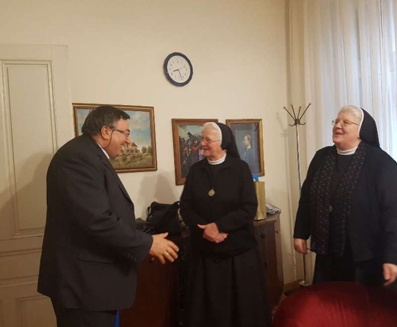 Kardinal Puljić primio časnu majku Družbe sestara Služavki Maloga Isusa