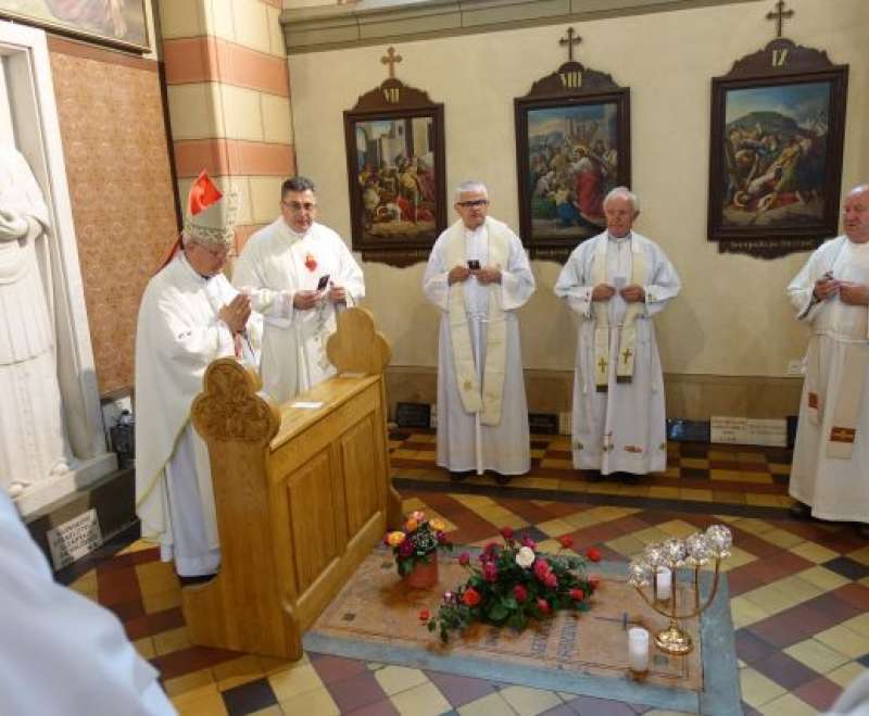 Svećenici Banjolučke biskupije predvođeni biskupima hodočastili sl. B. Stadleru
