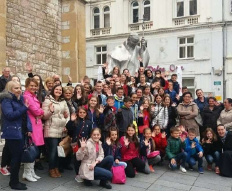 Hodočasnici iz Gromiljaka pohodili grob sluge Božjega Josipa Stadlera