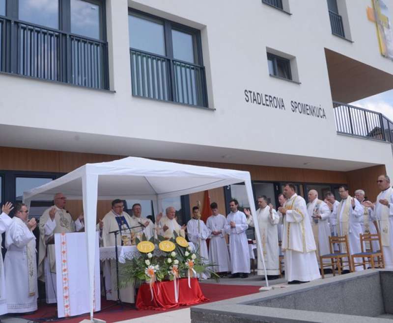 Blagoslov spomen kuće sluge Božjega dr. Josipa Stadlera u Slavonskom Brodu