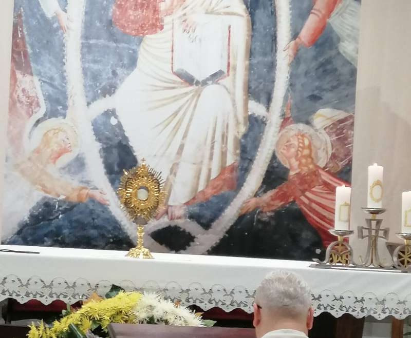 Slavopoj Bogu u šatoru na Kaptolu sa Služavkama Malog Isusa
