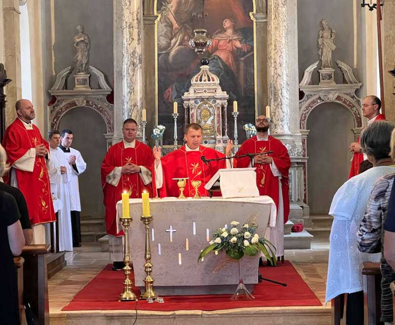 Hodočašće ss. juniorki bl. Miroslavu Bulešiću