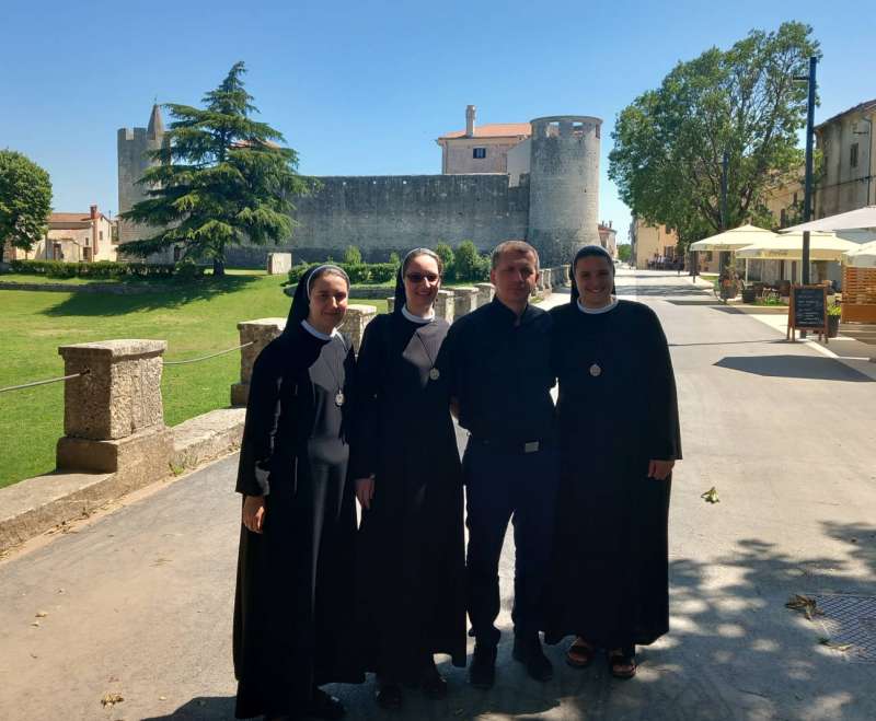 Hodočašće ss. juniorki bl. Miroslavu Bulešiću