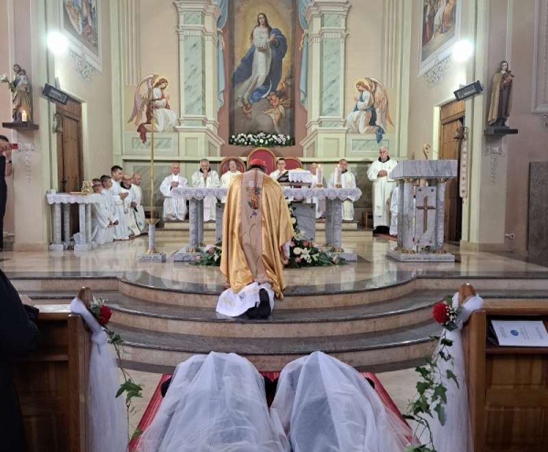 Slavlje redovničkih zavjeta Sestara SMI Sarajevske provincije u župi Imena Marijina u Gromiljaku