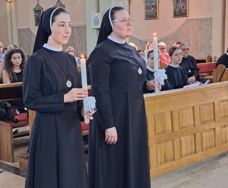 Slavlje redovničkih zavjeta Sestara SMI Sarajevske provincije u župi Imena Marijina u Gromiljaku