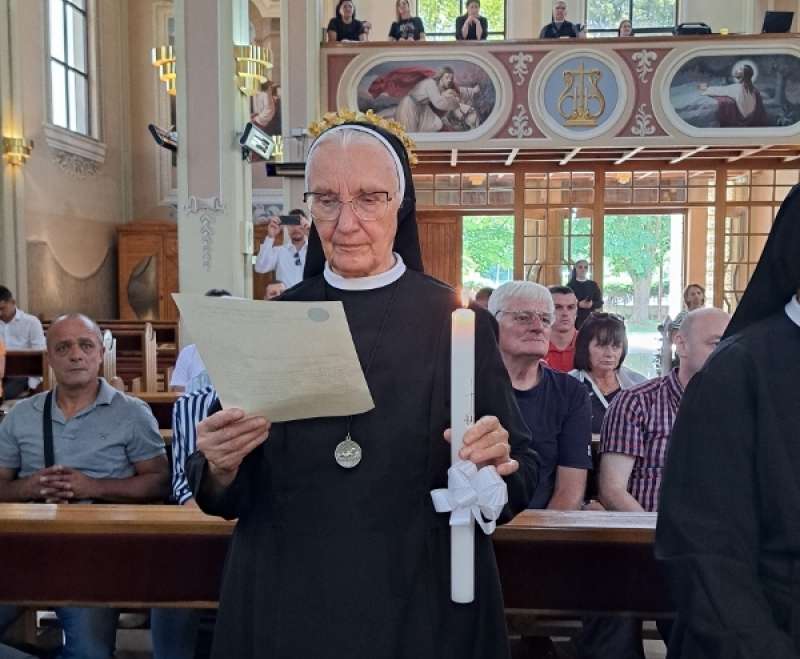 Slavlje redovničkih zavjeta Sestara SMI Sarajevske provincije u župi Imena Marijina u Gromiljaku