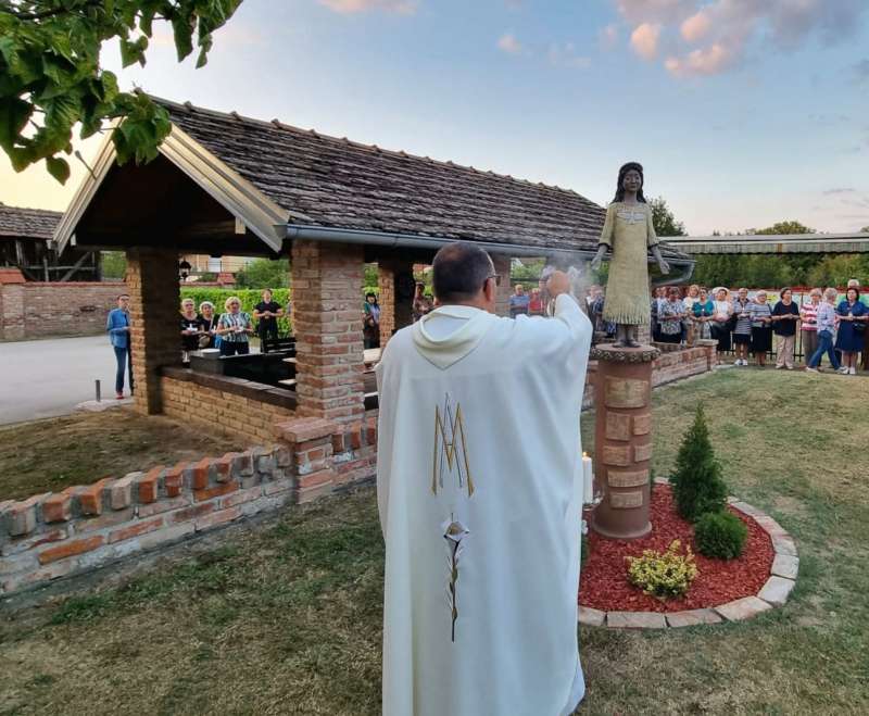 Sto godina Služavki Malog Isusa u Vinkovcima - vrijeme žrtvene ljubavi s duhovnim plodovima