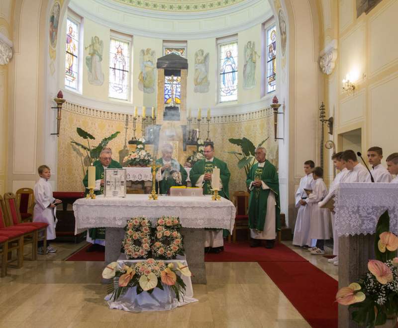 Proslava 85. obljetnice djelovanja sestara Služavki Malog Isusa u Krašiću