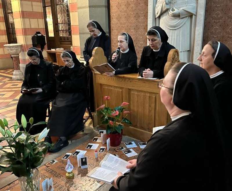 U pripravi za rođendan Družbe uz grob oca Utemeljitelja
