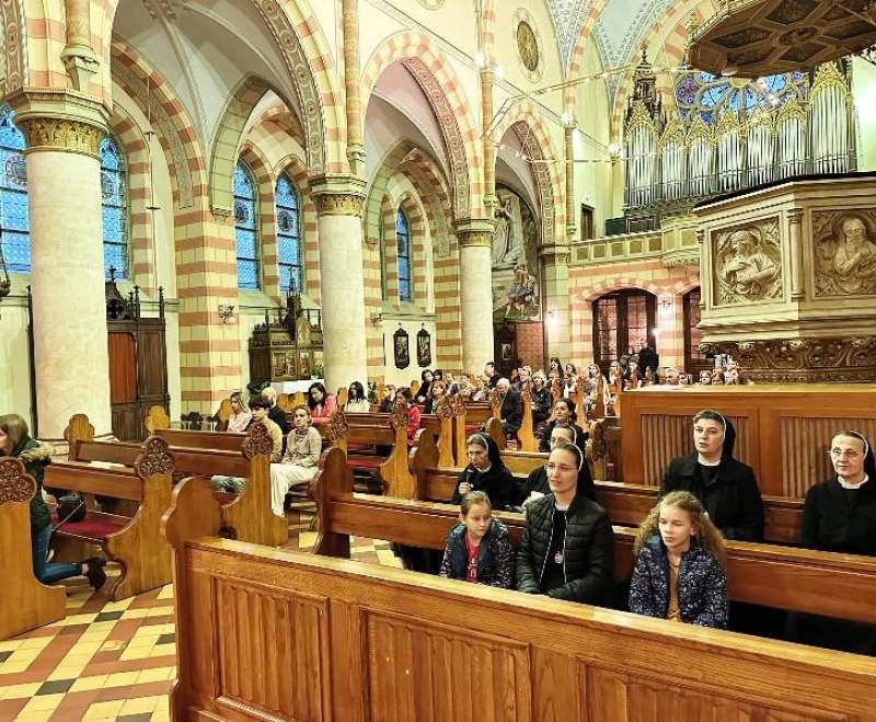 U pripravi za rođendan Družbe uz grob oca Utemeljitelja