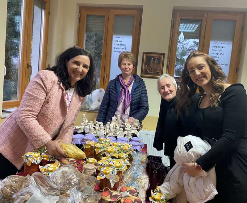 Održan humanitarni koncert i prodajna izložba za djecu Stadlerovog dječjeg “Egipta”