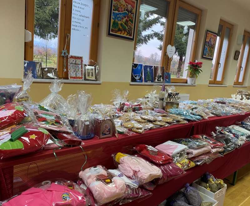 Održan humanitarni koncert i prodajna izložba za djecu Stadlerovog dječjeg “Egipta”