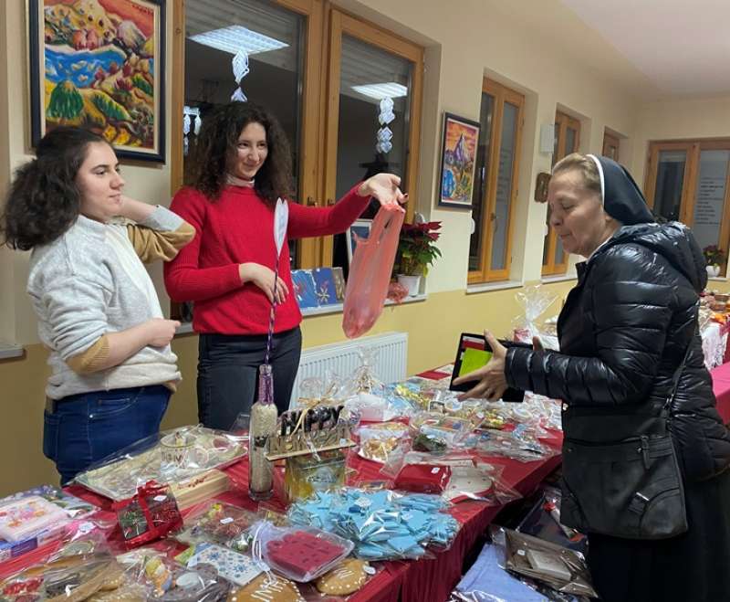 Održan humanitarni koncert i prodajna izložba za djecu Stadlerovog dječjeg “Egipta”