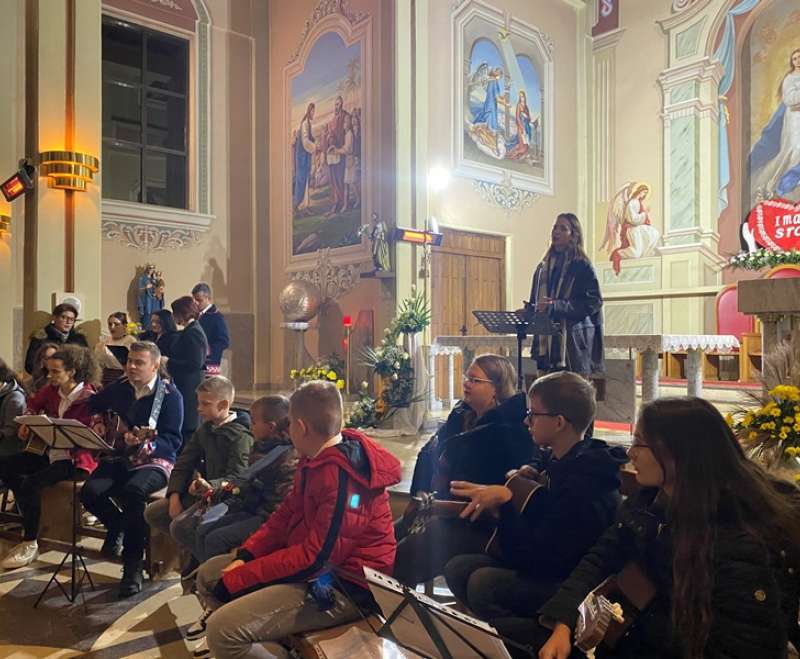 Održan humanitarni koncert i prodajna izložba za djecu Stadlerovog dječjeg “Egipta”