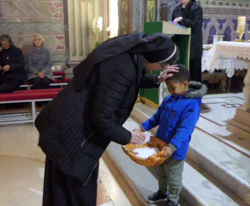 Prijatelji Malog Isusa sa sestrama srcem za misije