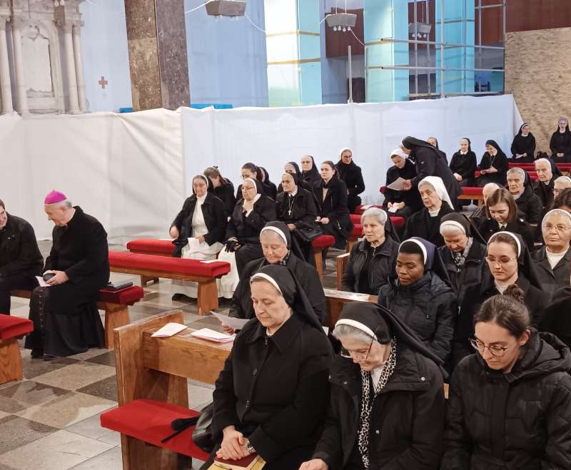 Božićna čestitka ocu nadbiskupu msgru Zdenku Križiću