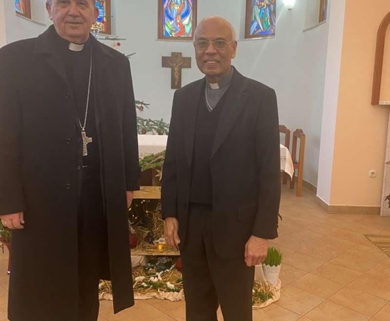 Božićna posjeta nadbiskupa Tome Vukšića i Apostolskog Nuncija BiH sestrama i djeci u SDE-u