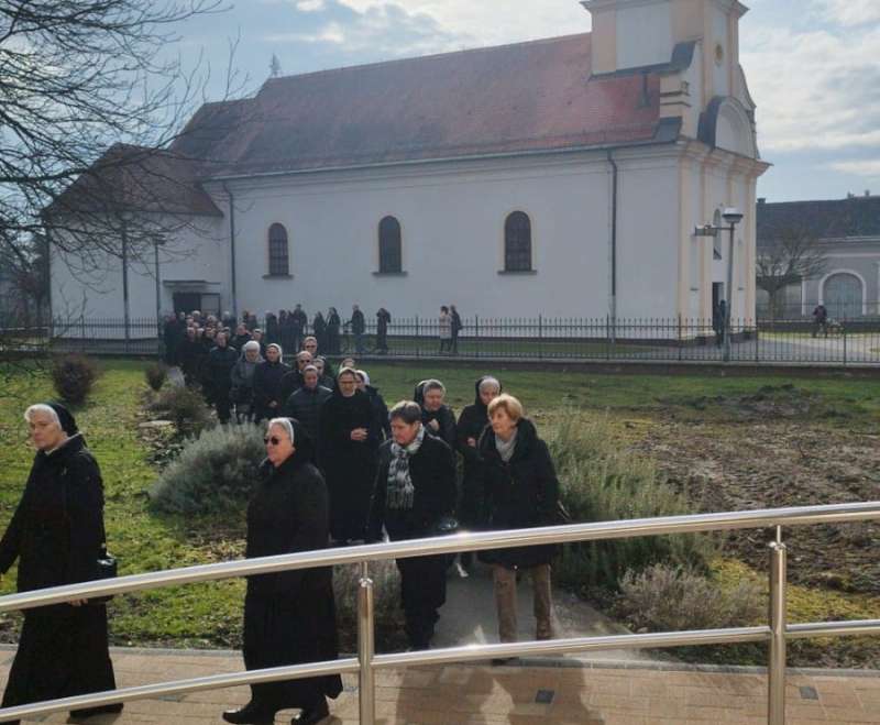 Biti velik, a ostati malen