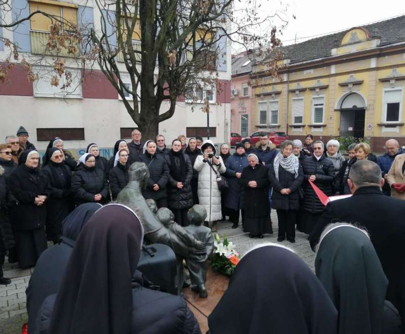 Biti velik, a ostati malen