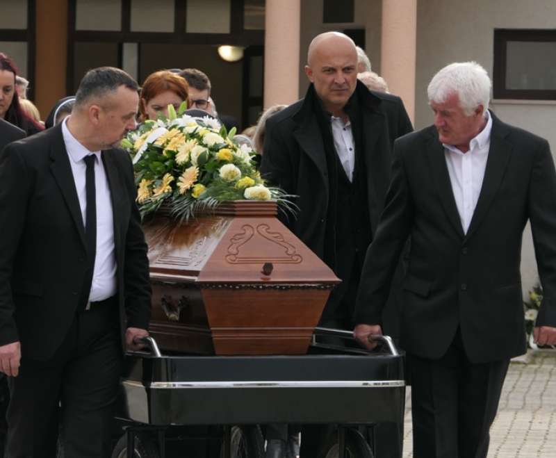 “Evo Zaručnika, iziđite mu u susret!”