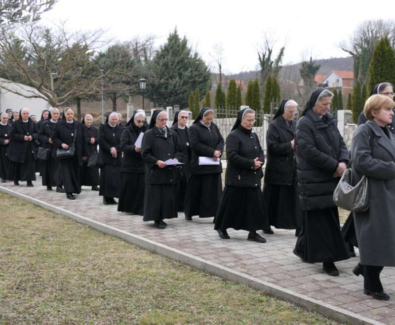 “Evo Zaručnika, iziđite mu u susret!”