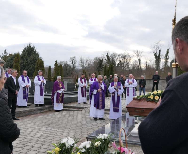 “Evo Zaručnika, iziđite mu u susret!”
