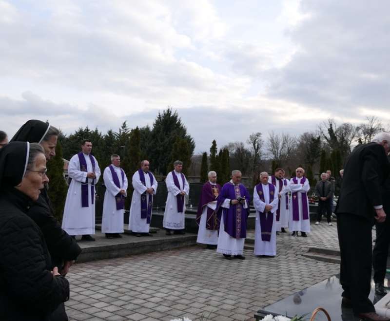 “Evo Zaručnika, iziđite mu u susret!”