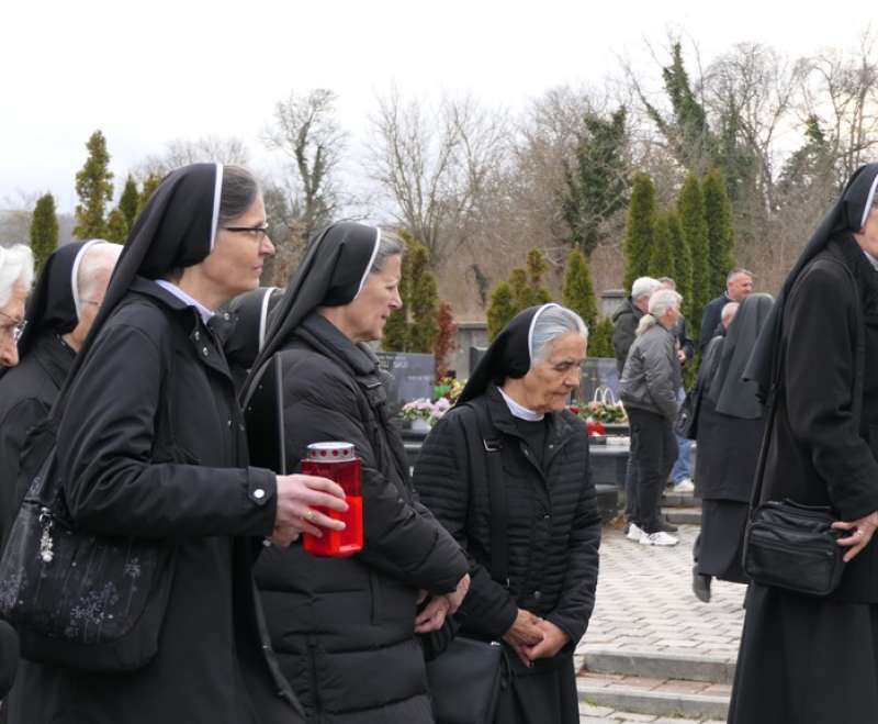 “Evo Zaručnika, iziđite mu u susret!”