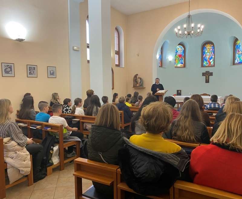 Prijatelji Malog Isusa župe Gromiljak hodočastili na grob sluge Božjega nadbiskupa Stadlera