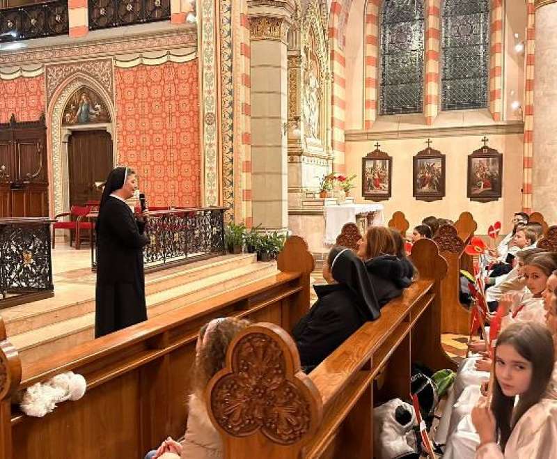 Prijatelji Malog Isusa župe Gromiljak hodočastili na grob sluge Božjega nadbiskupa Stadlera