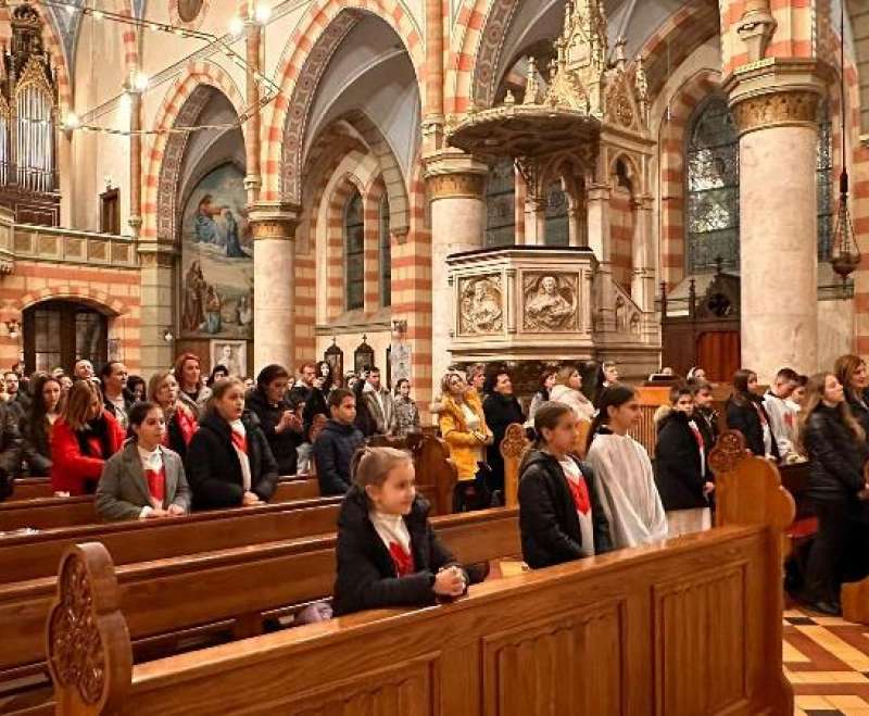 Prijatelji Malog Isusa župe Gromiljak hodočastili na grob sluge Božjega nadbiskupa Stadlera
