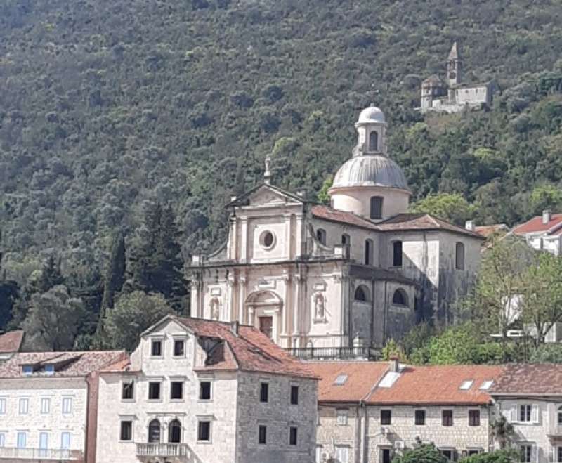 Uskrsni Emaus u zaljev hrvatskih svetaca Boke Kotorske