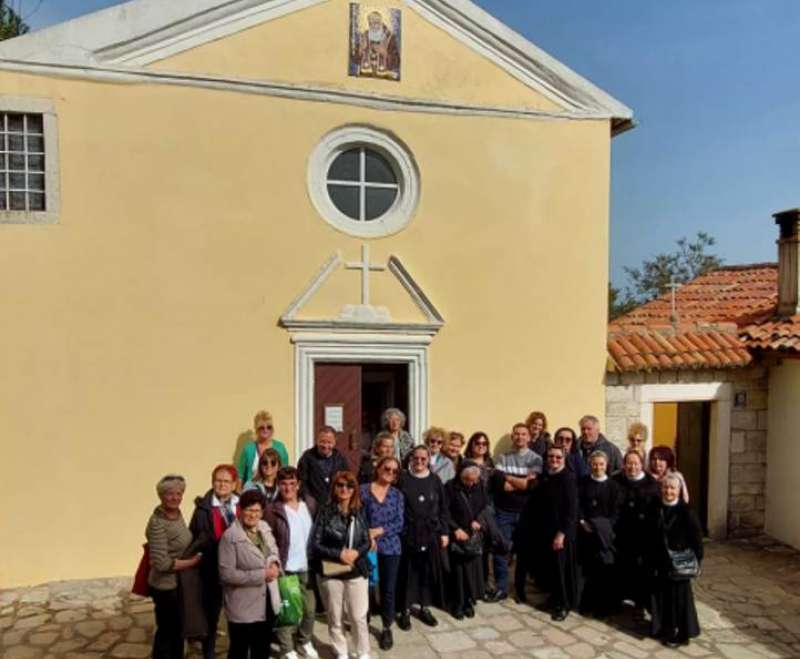 Uskrsni Emaus u zaljev hrvatskih svetaca Boke Kotorske