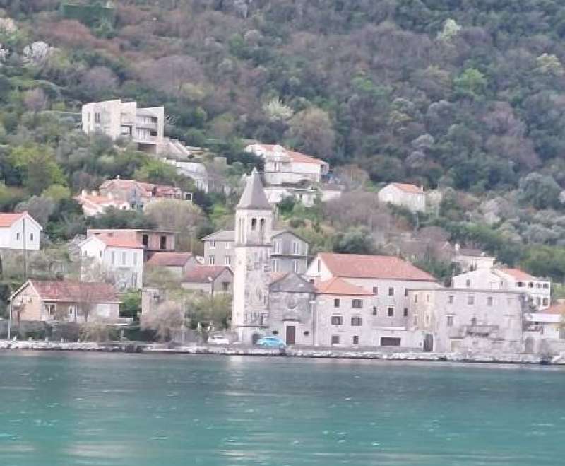 Uskrsni Emaus u zaljev hrvatskih svetaca Boke Kotorske