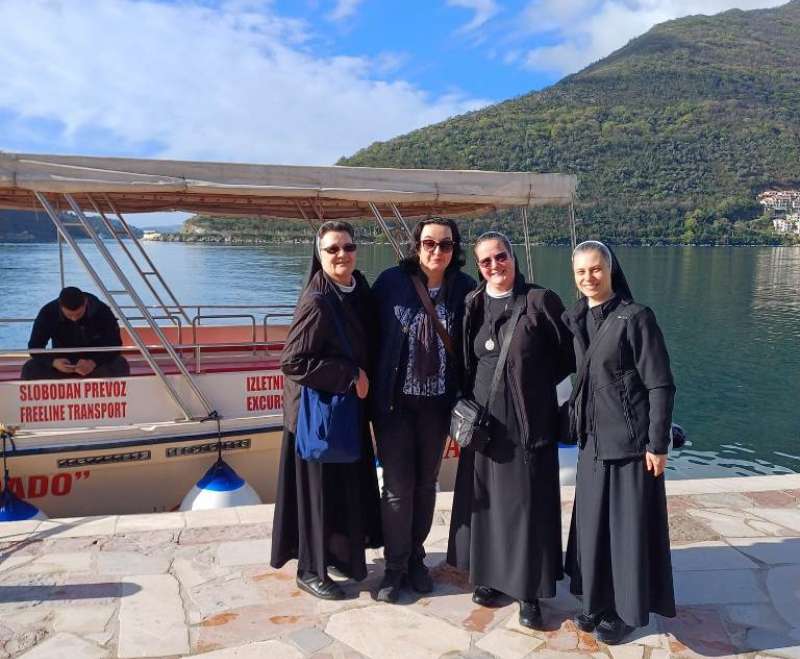 Uskrsni Emaus u zaljev hrvatskih svetaca Boke Kotorske