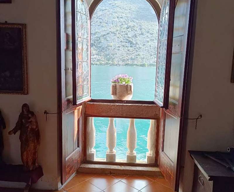 Uskrsni Emaus u zaljev hrvatskih svetaca Boke Kotorske