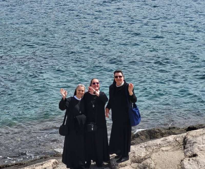 Uskrsni Emaus u zaljev hrvatskih svetaca Boke Kotorske