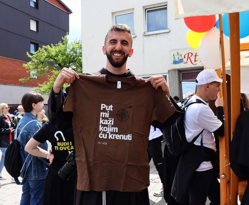 “Raduj se za svoje mladosti!” Usp. Prop 11,9