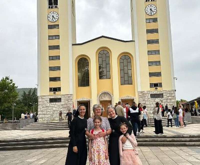Sestre Služavke Maloga Isusa hodočastile Gospi Međugorskoj