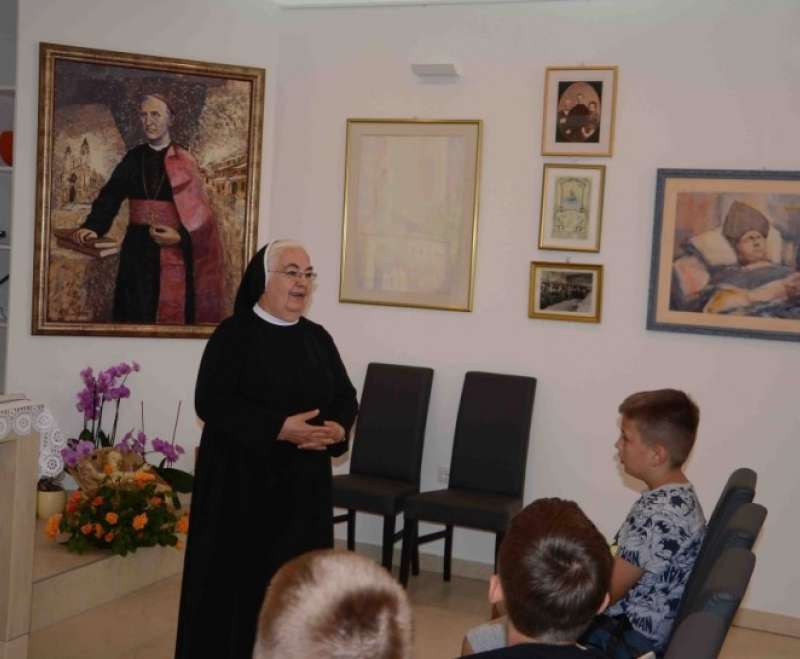 Devetnica Djetetu Isusu u svibnju u Stadlerovoj spomen kući u Brodskom Vinogorju