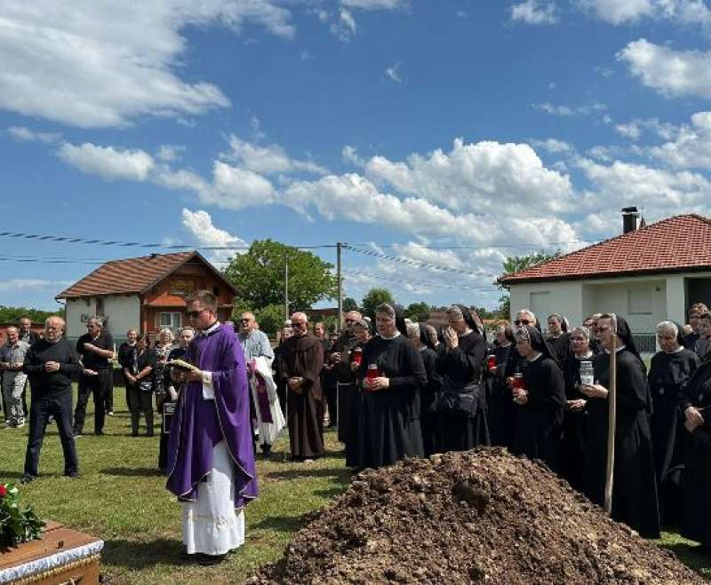 Sahranjena Služavka Malog Isusa sestra M. Ljiljana Perković
