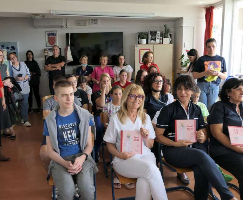 Pacijenti Klinike za dječje bolesti KBC-a Split ilustrirali slikovnicu o sv. Duji