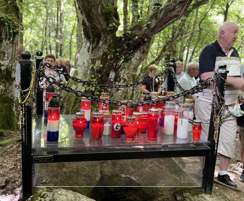 Sudjelovanje u misi zadušnici kod jame Jazovke