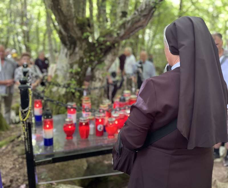 Sudjelovanje u misi zadušnici kod jame Jazovke