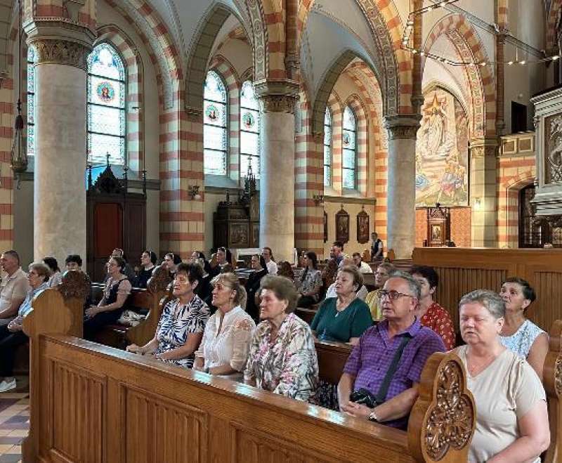 Hodočasnici iz Viteza na grobu oca Utemeljitelja sl. B. Josipa Stadlera