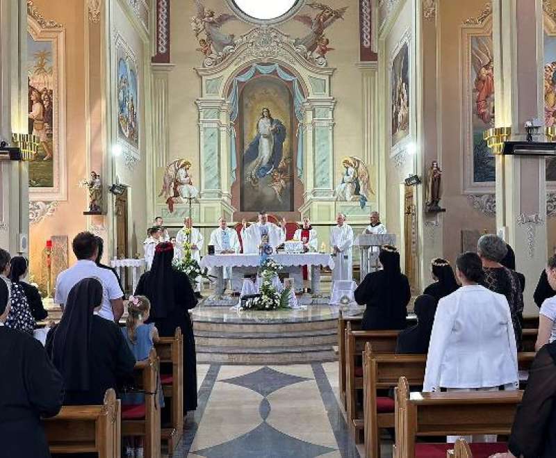 Slavlje redovničkih zavjeta sestara Služavki Maloga Isusa sarajevske provincije