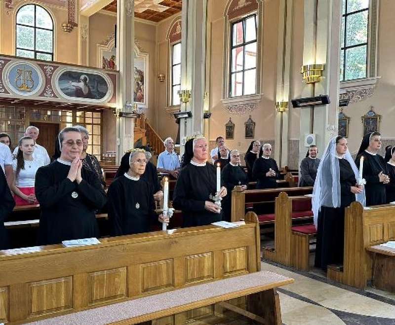Slavlje redovničkih zavjeta sestara Služavki Maloga Isusa sarajevske provincije