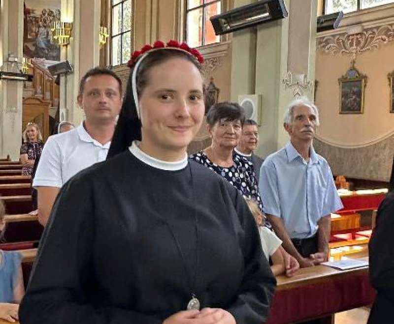 Slavlje redovničkih zavjeta sestara Služavki Maloga Isusa sarajevske provincije