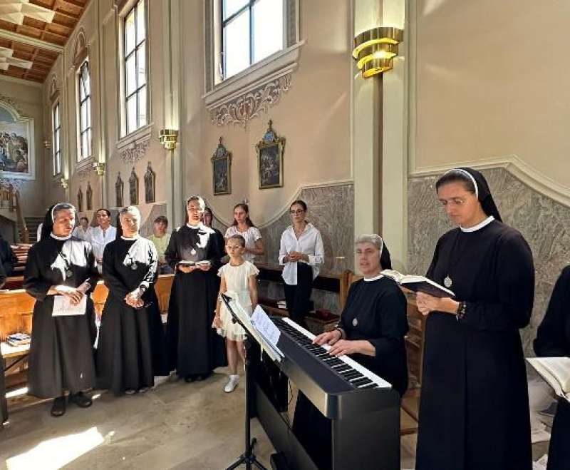 Slavlje redovničkih zavjeta sestara Služavki Maloga Isusa sarajevske provincije